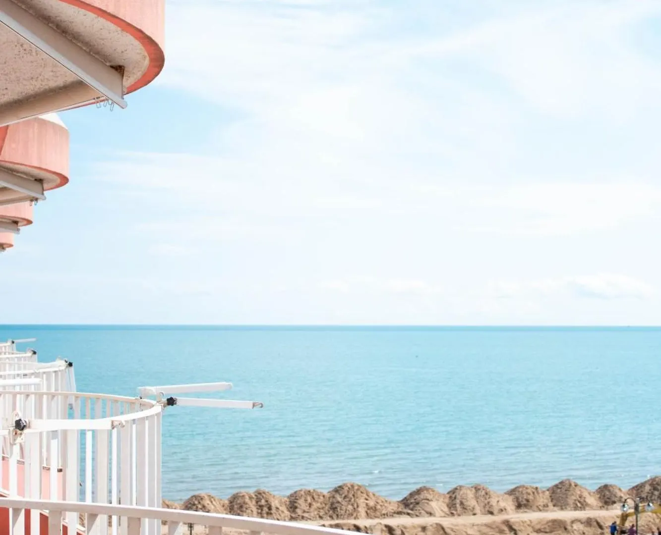 Apollo Superior Fronte Mare location